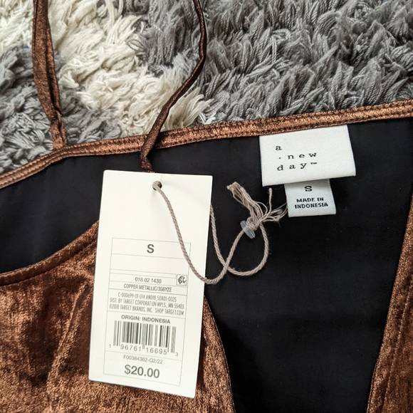 NWT A New Day Women's V-Neck Cami Metallic Copper Gold Tank Top Size S - Picture 7 of 8